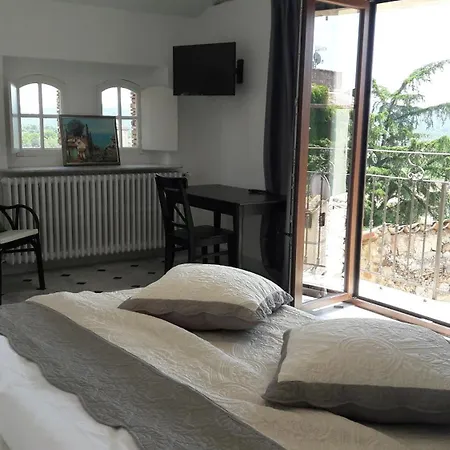Casa de hóspedes Arca 3*